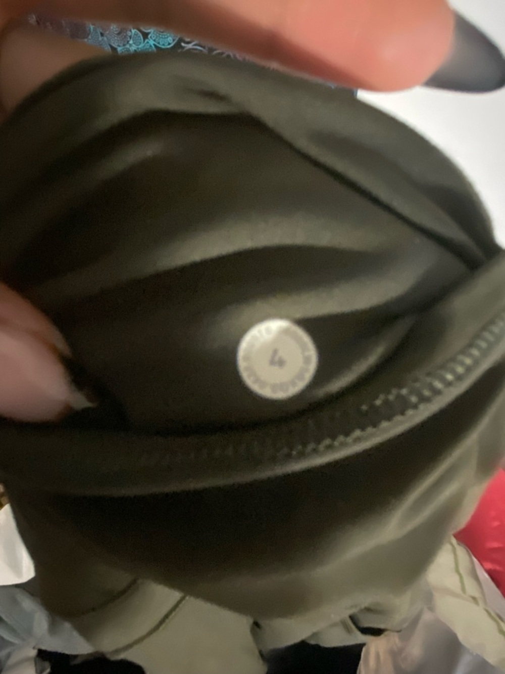 Lululemon dark green leggings with pockets - Picture 5 of 5